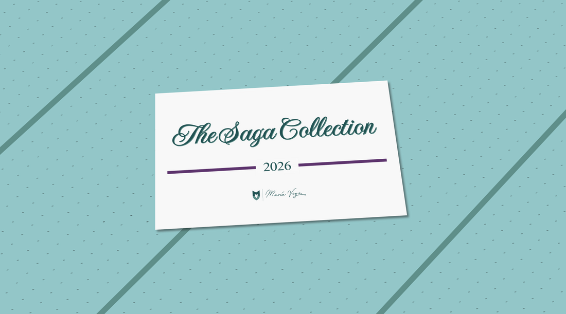Tarjeta con el nombre de la colección sobre tela Zaga en color Aqua Sky, con pinstripes verdes
