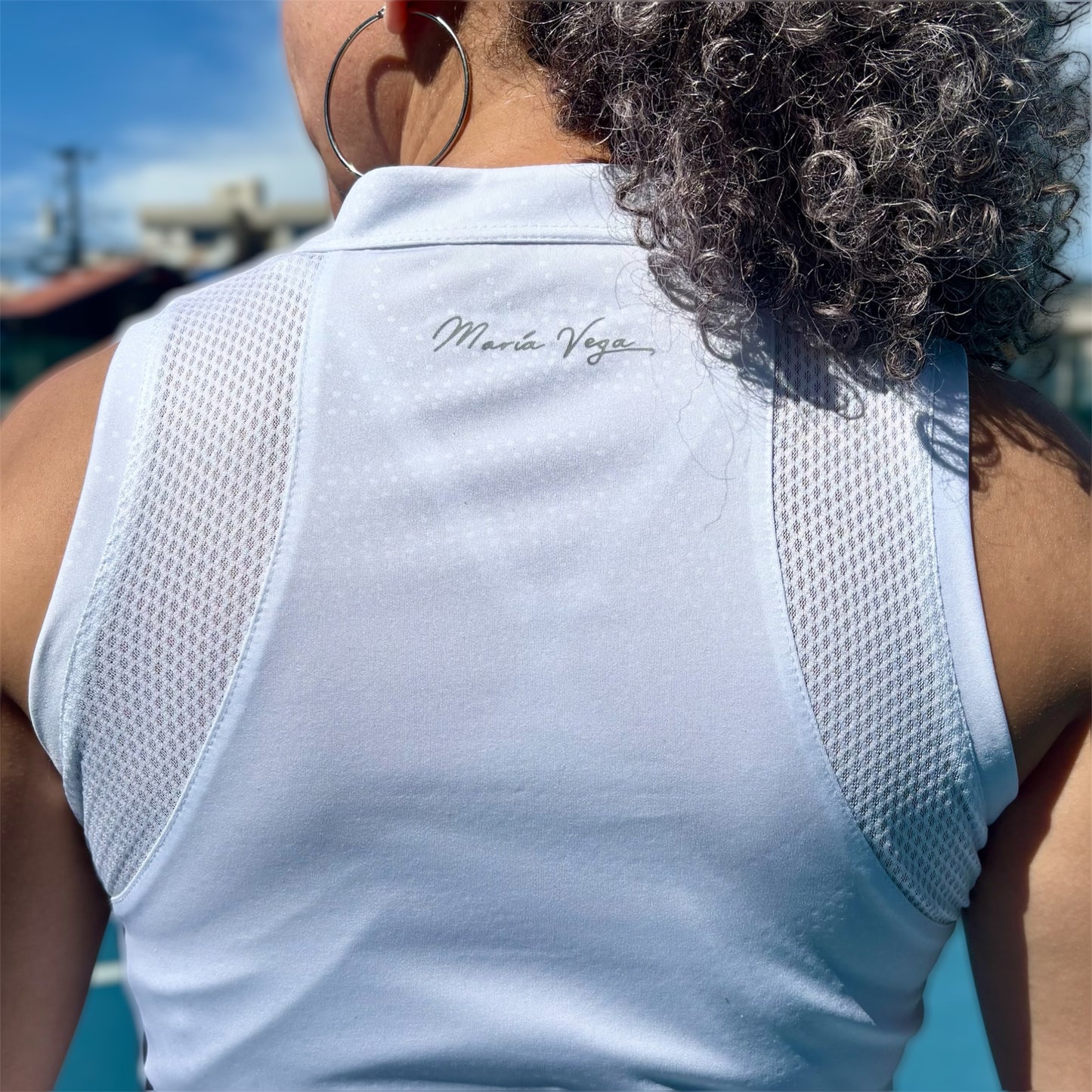 El vestido blanco María Vega